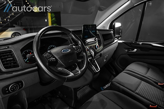 Ford Transit Custom 18 of 29