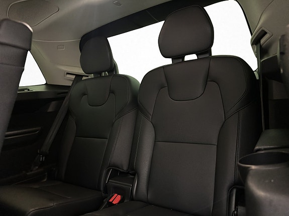 Volvo XC90 14 of 30