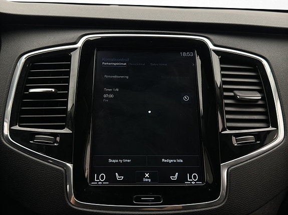 Volvo XC90 27 of 30