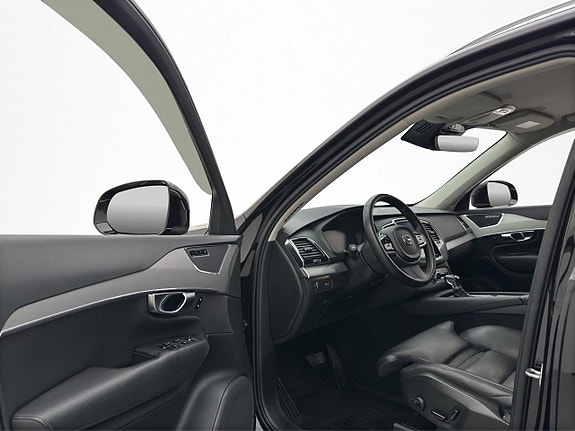 Volvo XC90 8 of 30