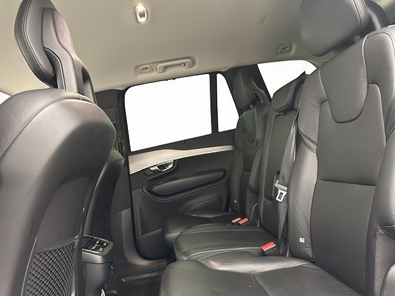 Volvo XC90 13 of 30