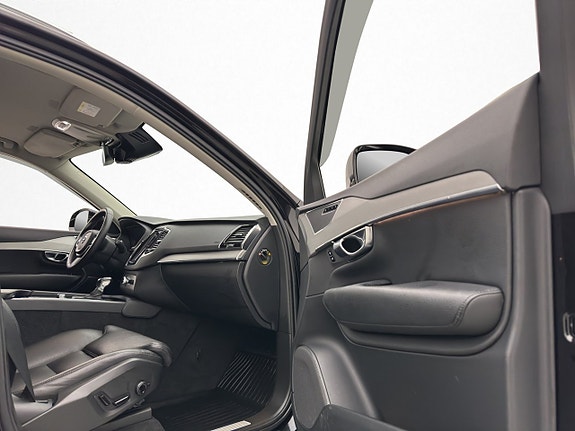 Volvo XC90 12 of 30