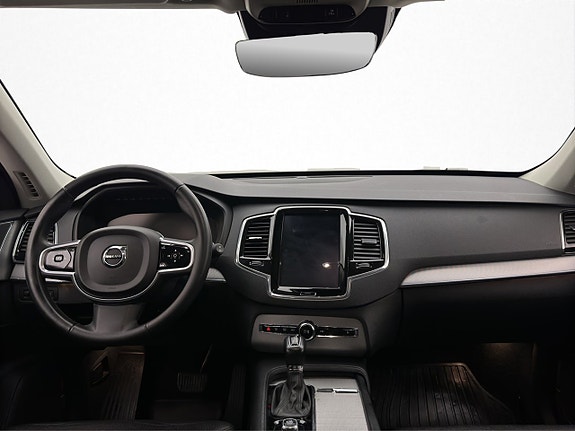 Volvo XC90 15 of 30