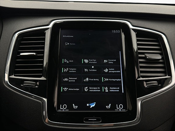Volvo XC90 24 of 30