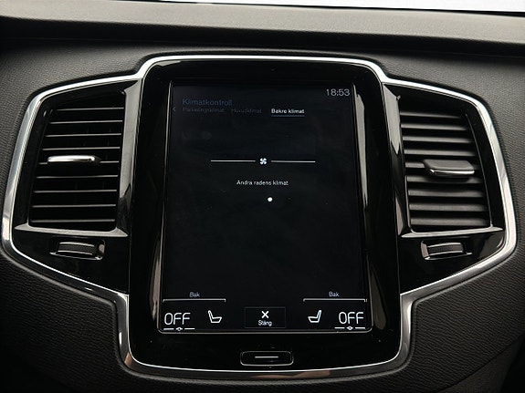 Volvo XC90 26 of 30