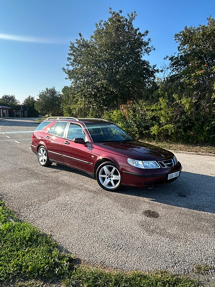 Saab 9-5 2 of 5