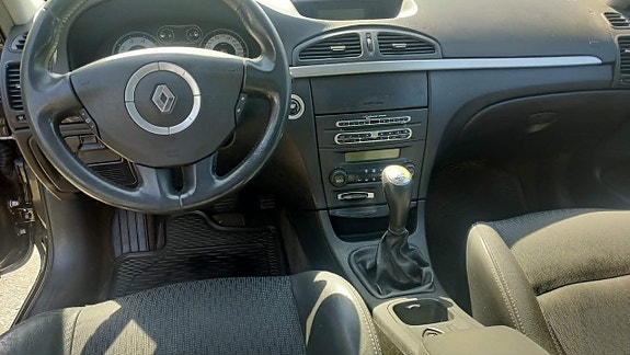 Renault Laguna 11 of 13