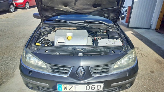 Renault Laguna 9 of 13