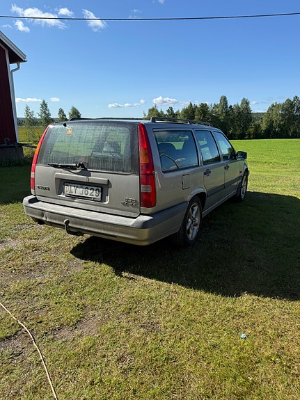 Volvo 850 3 of 6