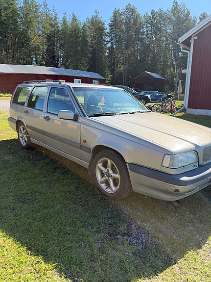 Volvo 850 2 of 6