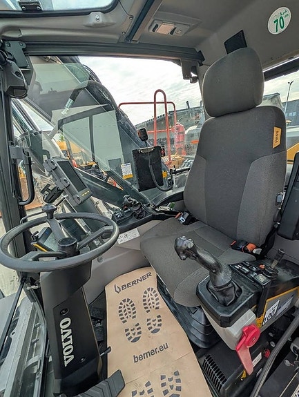 Volvo EW 160 E 4 of 8