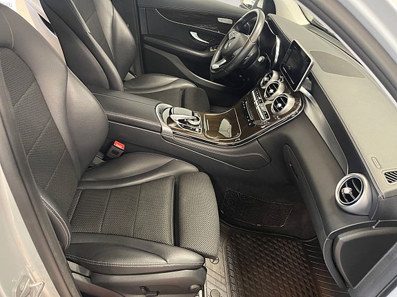 Mercedes-Benz GLC220 d 16 of 26