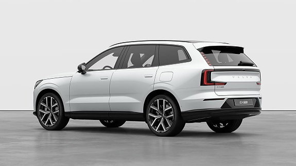Volvo EX90 8 of 30