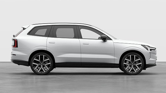 Volvo EX90 5 of 30