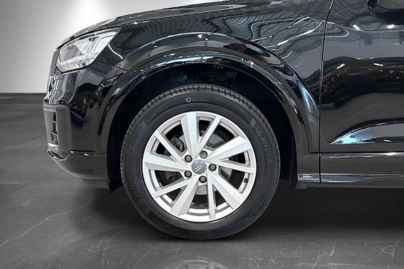 Audi Q2 3 of 24