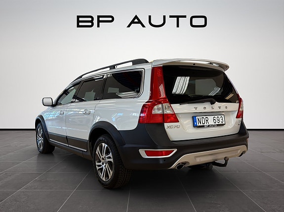 Volvo XC70 3 of 19