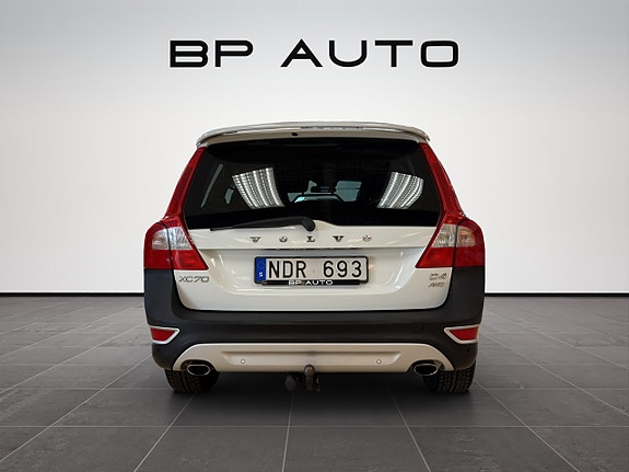 Volvo XC70 8 of 19