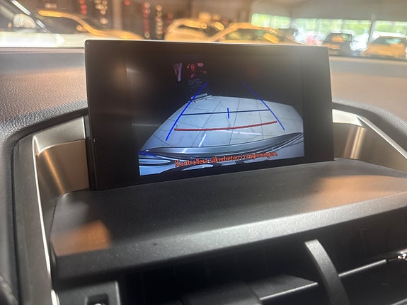 Lexus NX300h 11 of 14