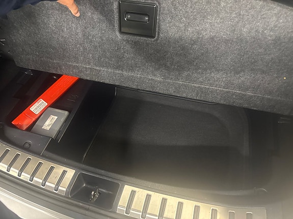 Lexus NX300h 7 of 14