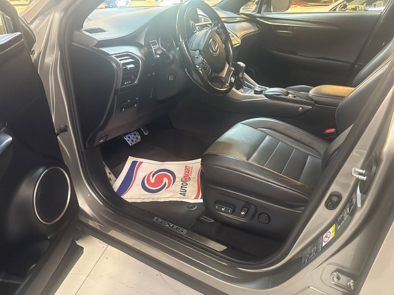Lexus NX300h 4 of 14