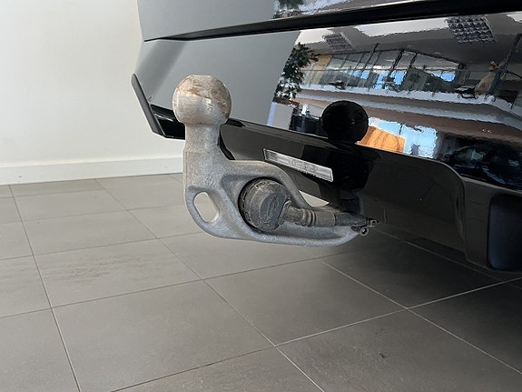 BMW i5 14 of 16