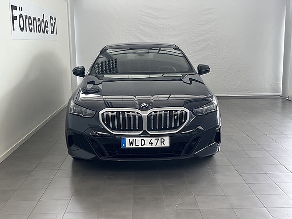 BMW i5 2 of 16