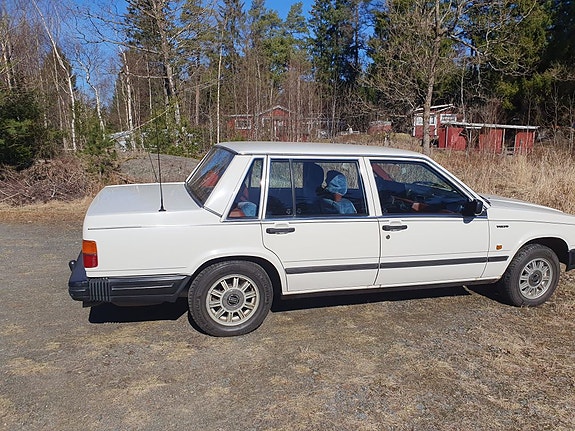 Volvo 740 4 of 6