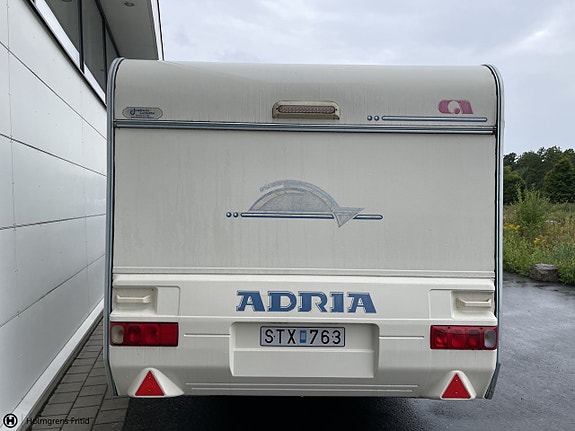 Adria Unica B 562UL 2 of 7