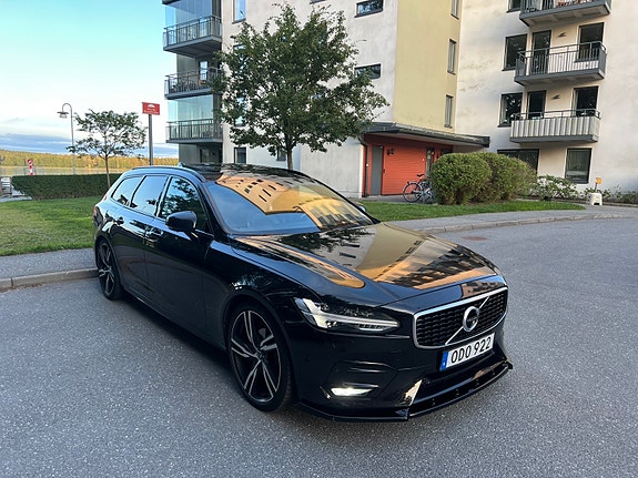 Volvo V90 2 of 12