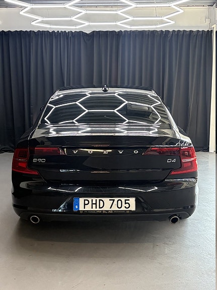 Volvo S90 10 of 14