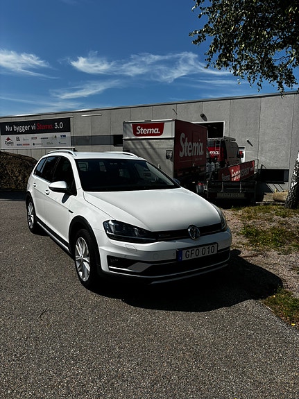 Volkswagen Golf Alltrack 4 of 16