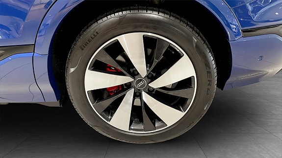 Audi Q6 e-tron 6 of 14
