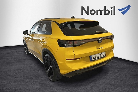 Volkswagen T-Roc 3 of 5