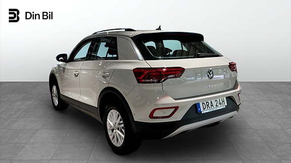 Volkswagen T-Roc 3 of 12