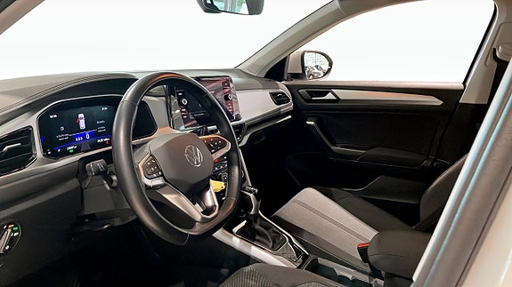 Volkswagen T-Roc 7 of 12
