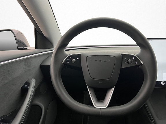 Tesla Model 3 16 of 30