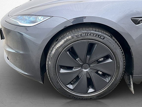 Tesla Model 3 30 of 30