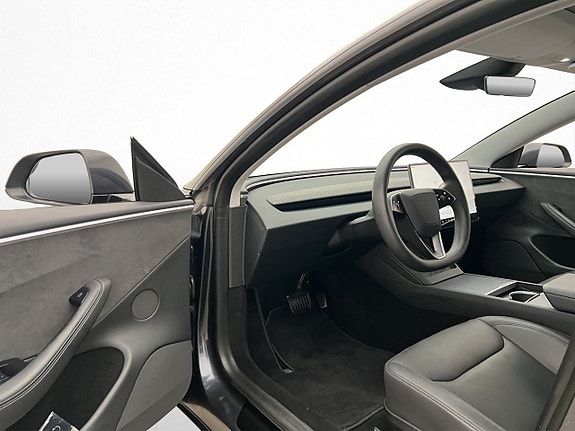 Tesla Model 3 11 of 30