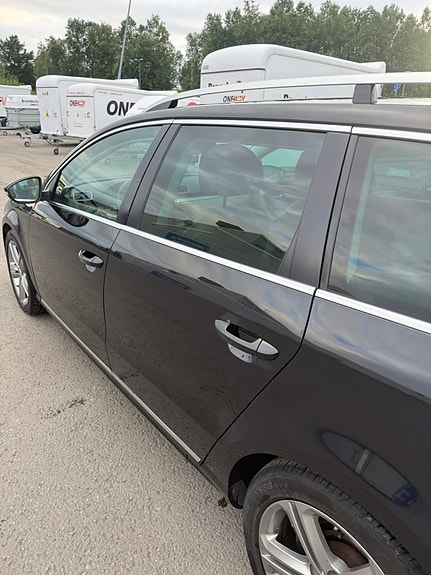 Volkswagen Passat 5 of 6