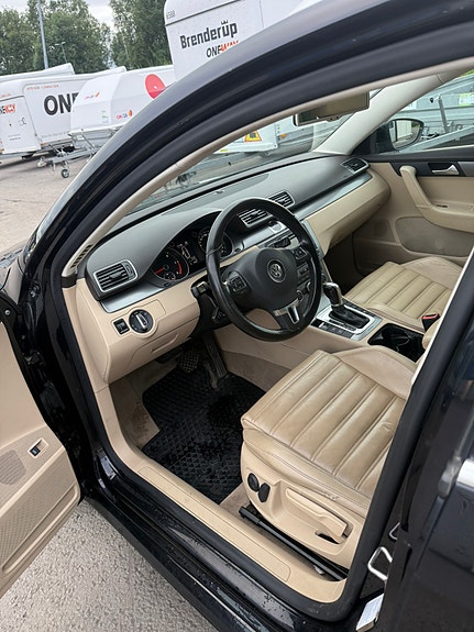 Volkswagen Passat 6 of 6