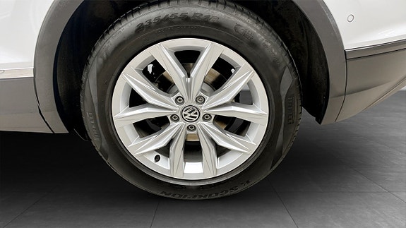 Volkswagen Tiguan 6 of 12