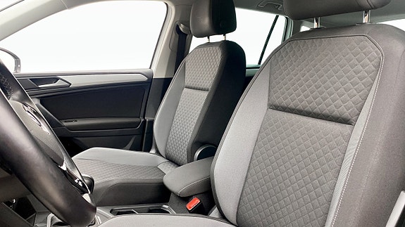 Volkswagen Tiguan 8 of 12