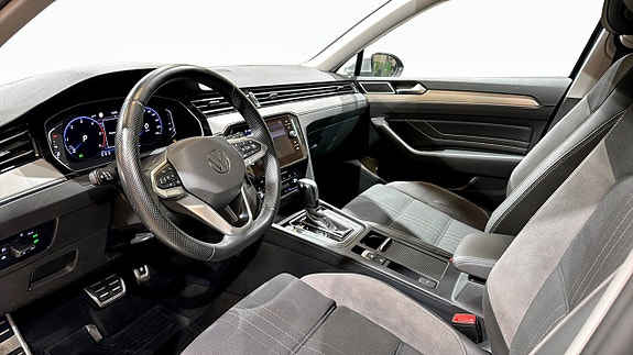 Volkswagen Passat Alltrack 7 of 22