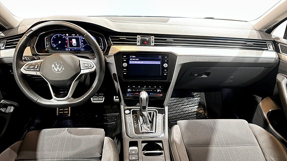Volkswagen Passat Alltrack 10 of 22