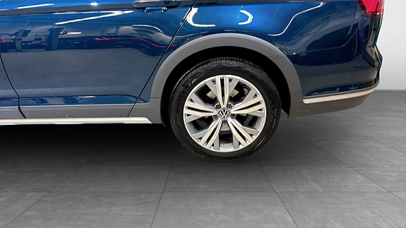 Volkswagen Passat Alltrack 6 of 22