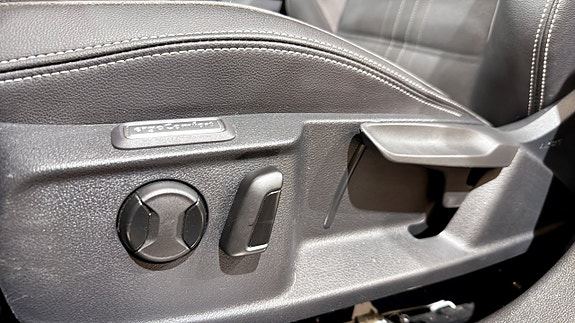 Volkswagen Passat Alltrack 17 of 22