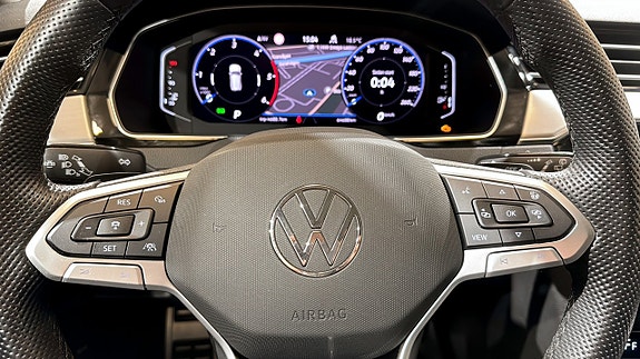 Volkswagen Passat Alltrack 19 of 22