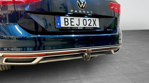 Volkswagen Passat Alltrack 13 of 22