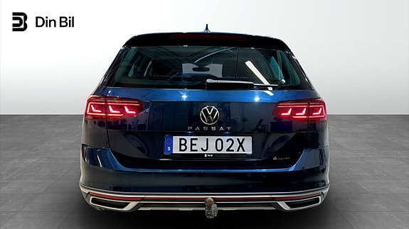 Volkswagen Passat Alltrack 5 of 22