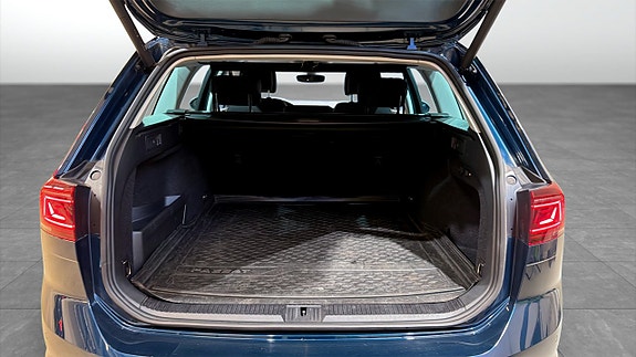 Volkswagen Passat Alltrack 12 of 22